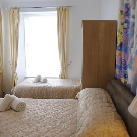 Tintagel Arms Bed And Breakfast