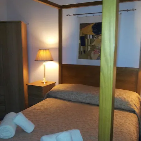 Tintagel Arms Bed And Breakfast
