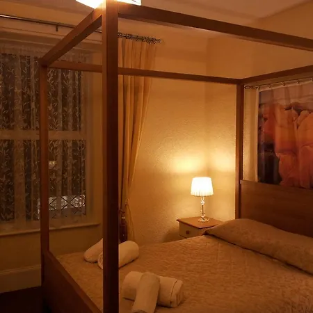Tintagel Arms Bed And Breakfast